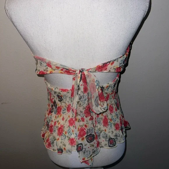 Amor Floral Sleeveless Blouse - Picture 3 of 5